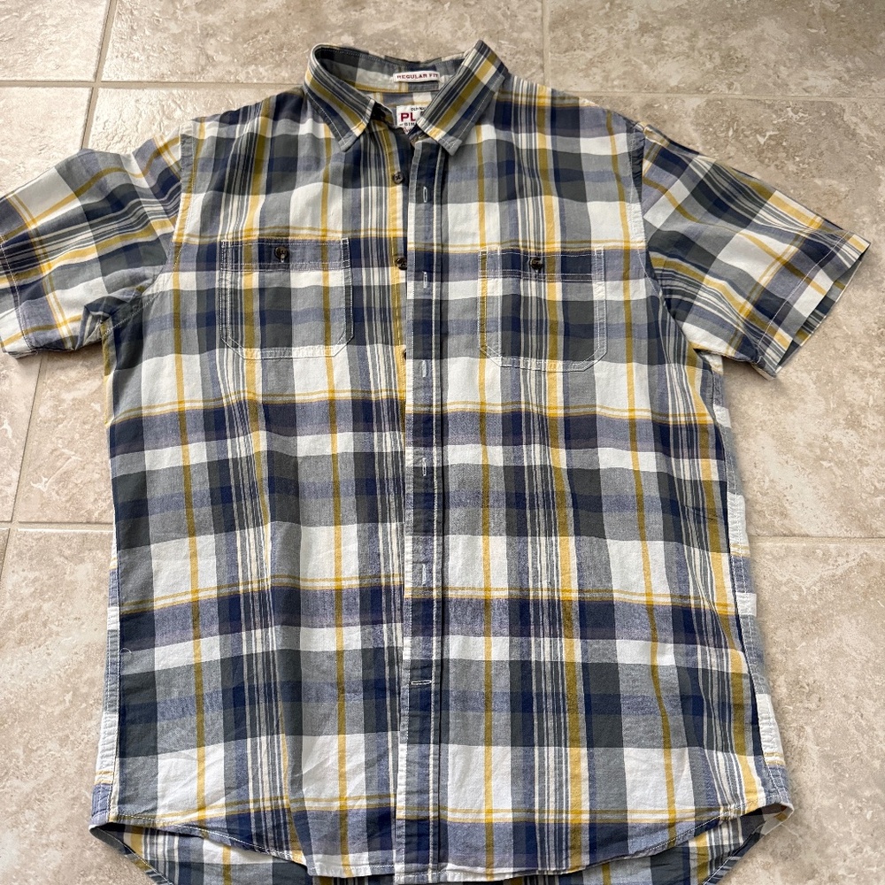 Old Navy Men’s button down regular fit size M